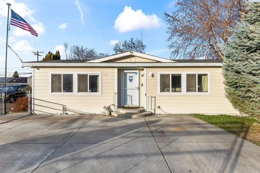 1319 Folsom Avenue, Yakima, WA  - #2