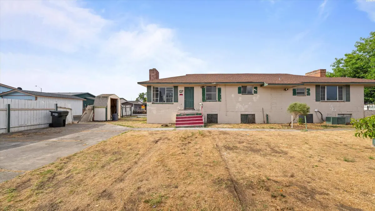 127 N Douglas Ave, Pasco, WA 99301 - #1