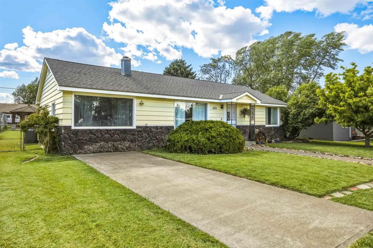 424 S Olson Street, Kennewick, WA 99336 - #1