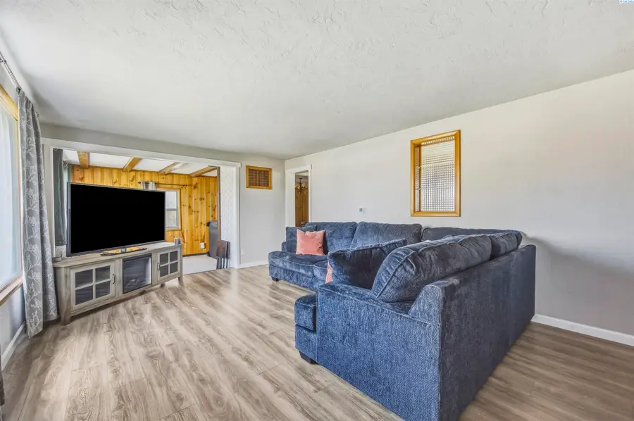 424 S Olson Street, Kennewick, WA 99336 - #3