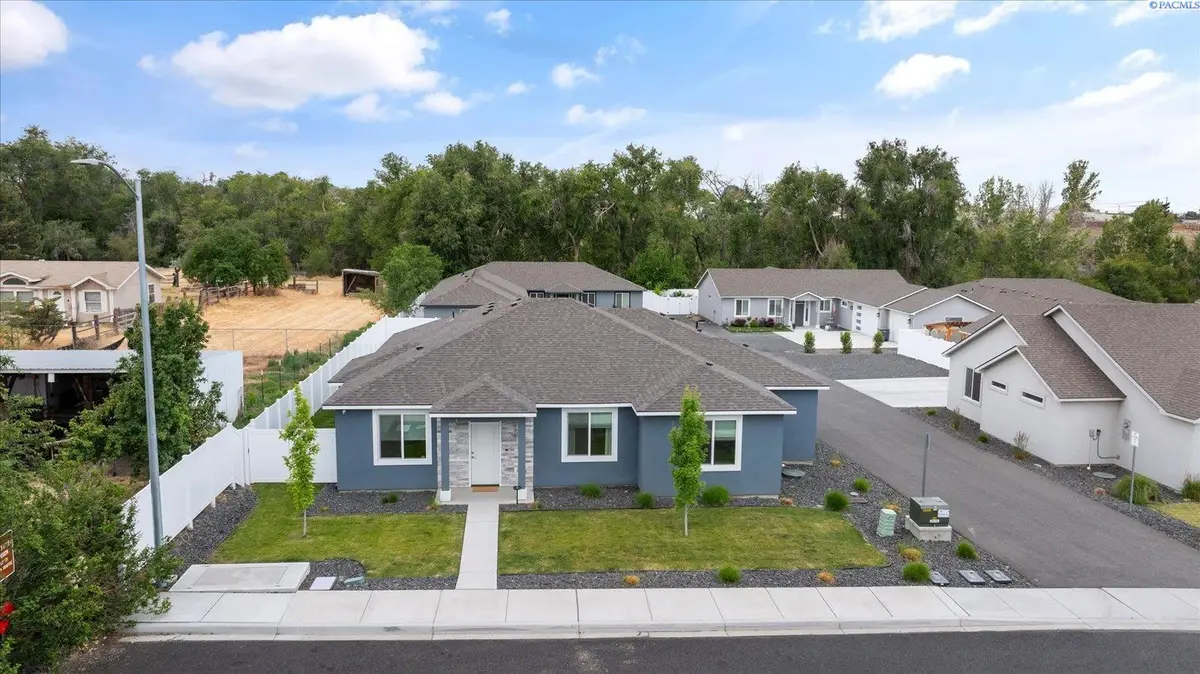 1978 S Buntin St, Kennewick, WA 99337 - #1