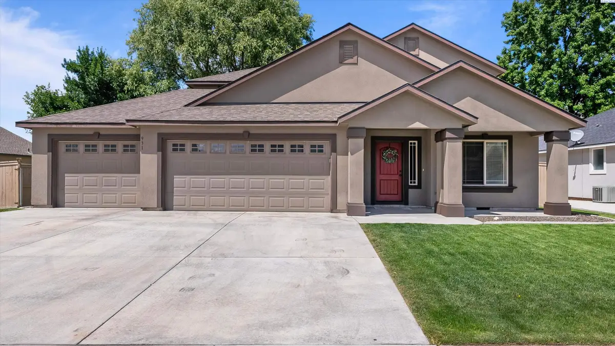931 N Oklahoma Street, Kennewick, WA 99336 - #1