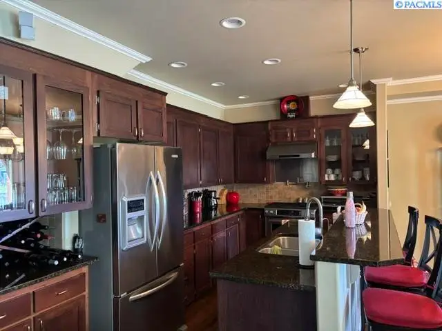 8002 Vialago Pkwy, Zillah, WA 98930 - #3