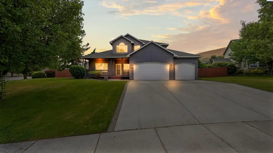 4911 Milky Way, West Richland, WA 99353 - #2