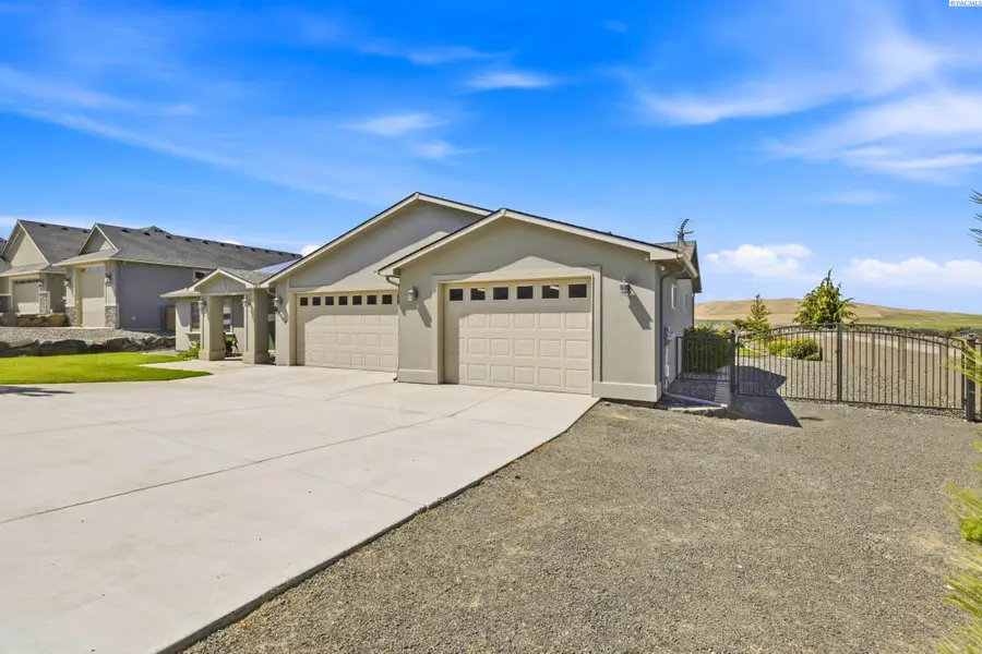 83104 E Wallowa Rd, Kennewick, WA 99338 - #3