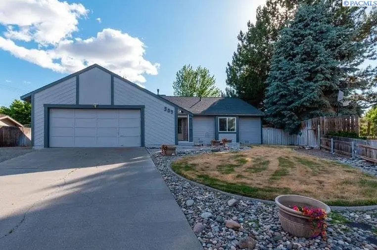 305 N Louisiana Pl, Kennewick, WA 99336 - #2