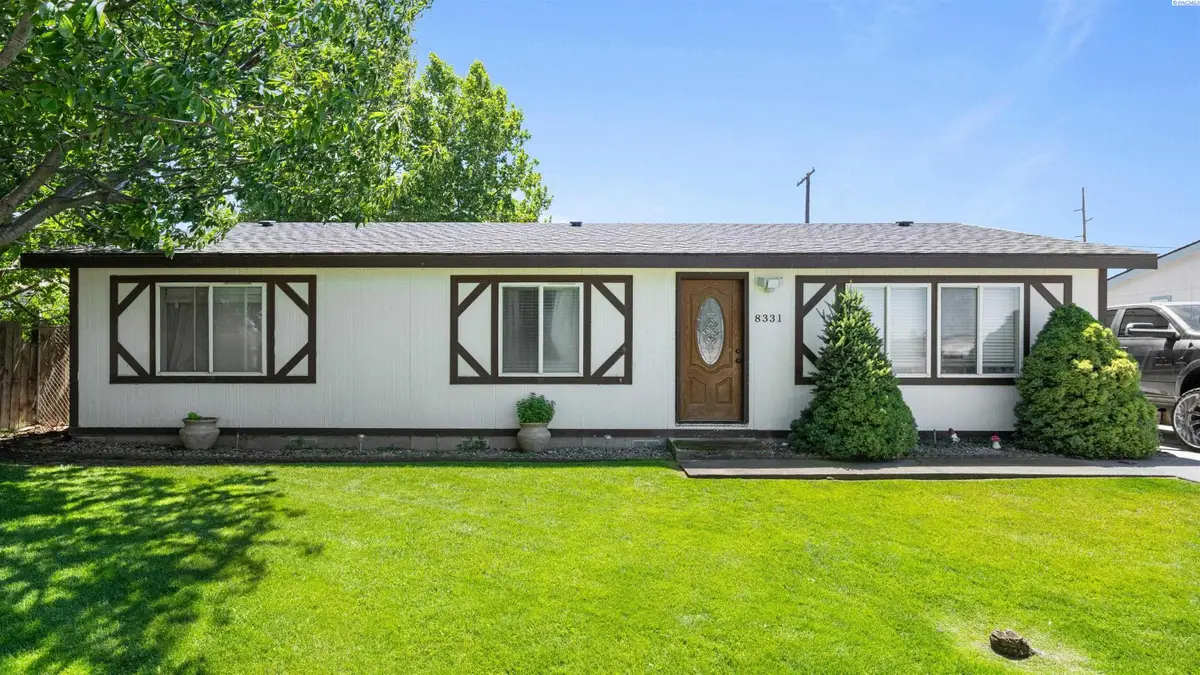 8331 W Yellowstone Ave, Kennewick, WA 99336 - #1