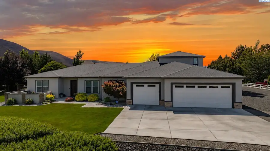 29404 S 944 Prse, Kennewick, WA 99338 - #2