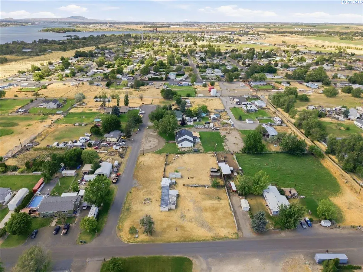 26 Off Place, Burbank, WA 99323 - #1