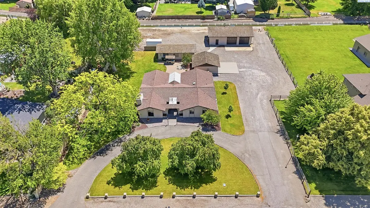 4821 W 12th Ave, Kennewick, WA 99338 - #1