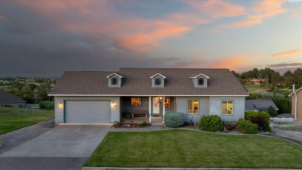 4221 S Fir St, Kennewick, WA 99337 - #1