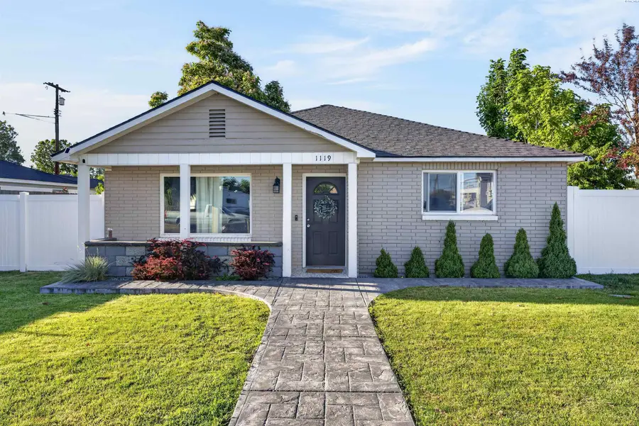 1119 W Hopkins Street, Pasco, WA 99301 - #2