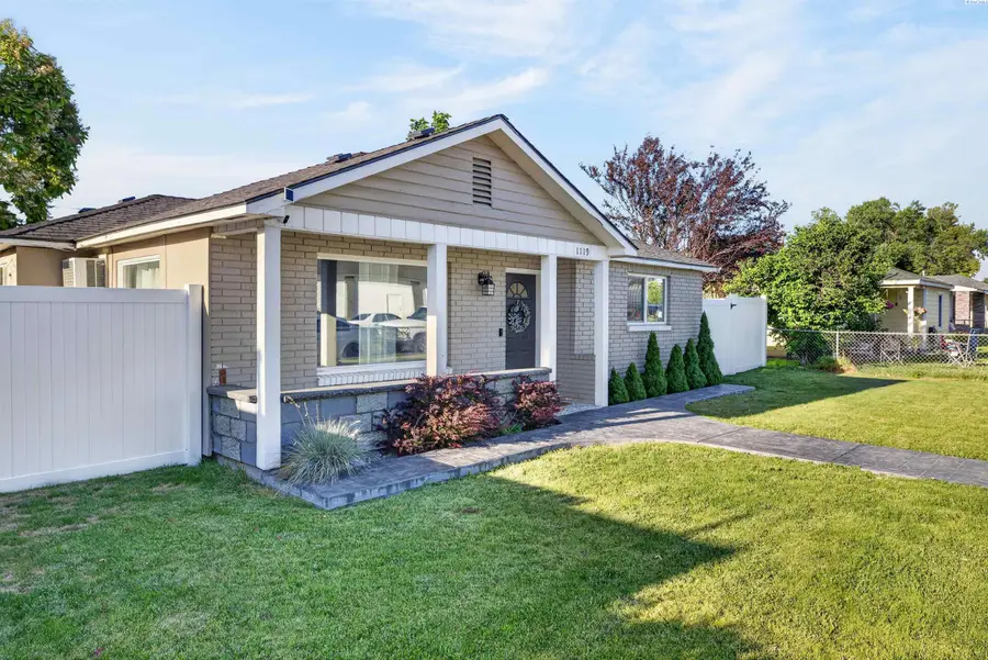 1119 W Hopkins Street, Pasco, WA 99301 - #3