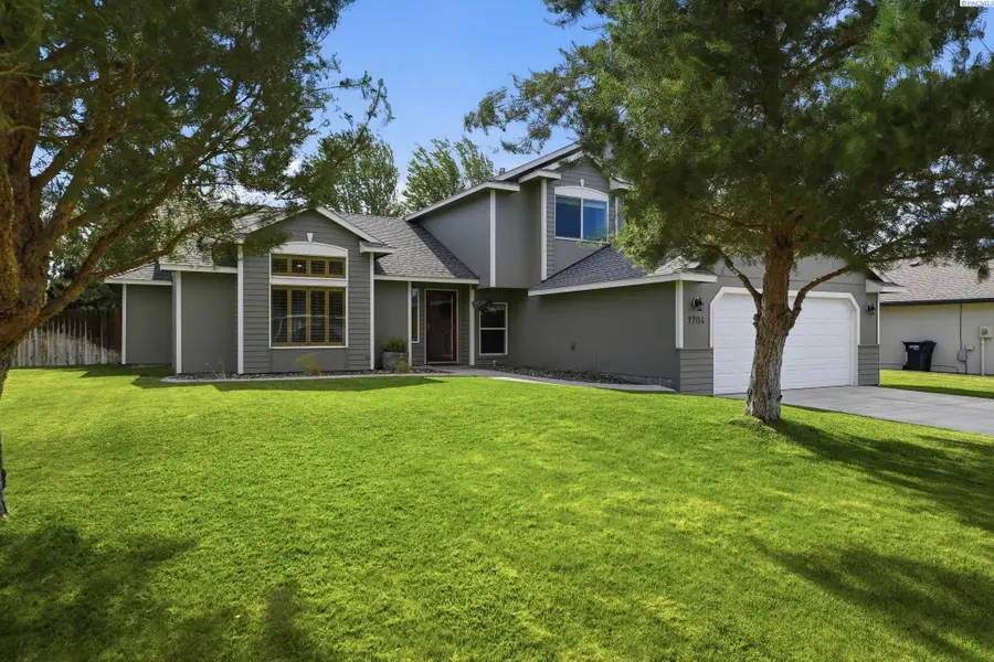 1704 Maplewood Ave, West Richland, WA 99353 - #2