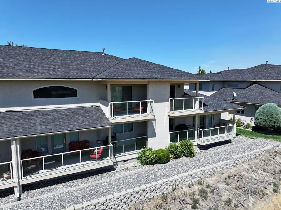 3710 W Canyon Lakes Dr. D102 #D102, Kennewick, WA 99337 - #3