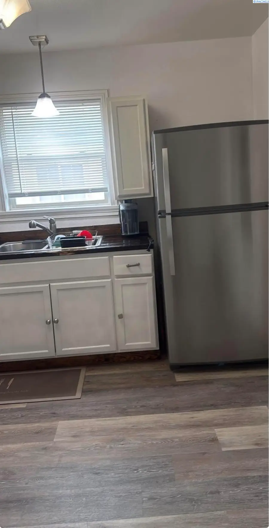 1017 S 10th St, Sunnyside, WA 98944 - #3