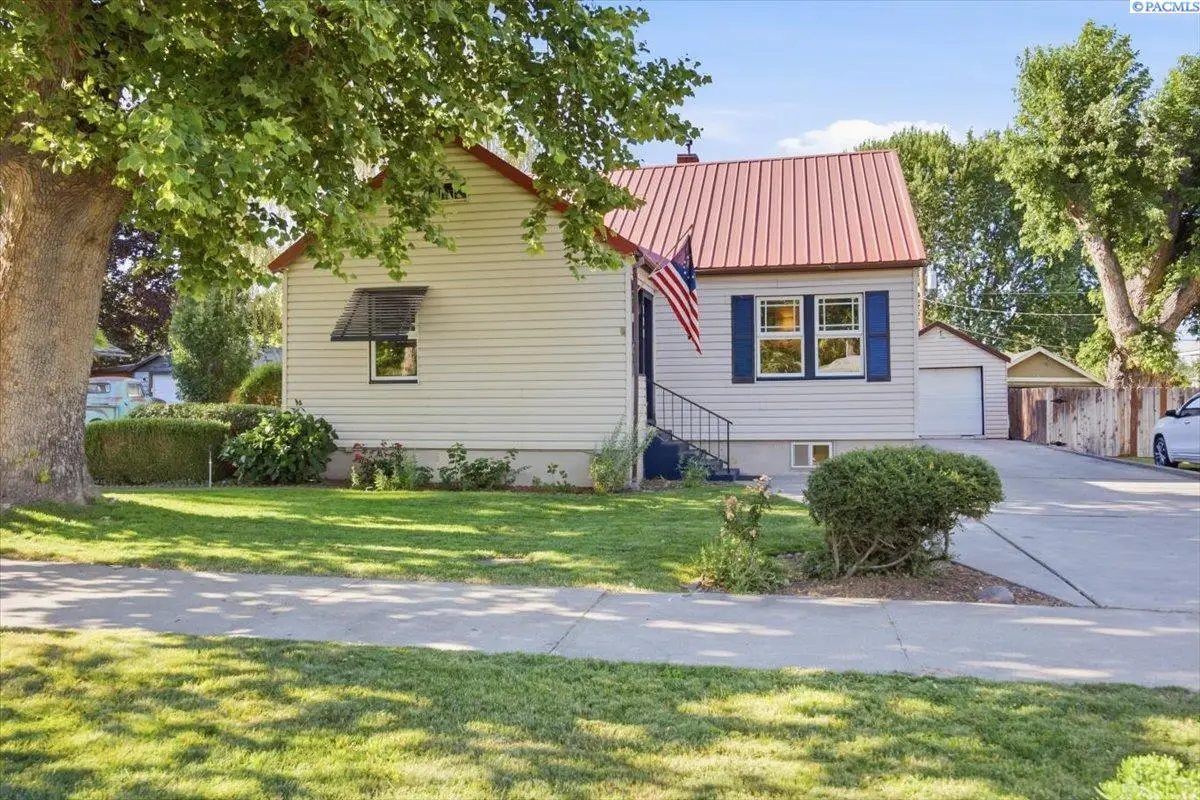 810 W Albany Ave, Kennewick, WA 99336 - #1