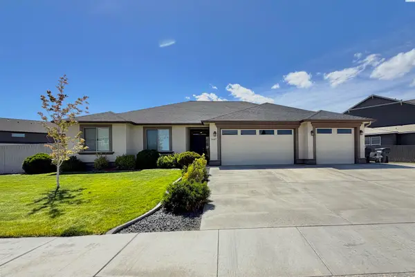 1407 Diamond Loop, West Richland, WA 99353