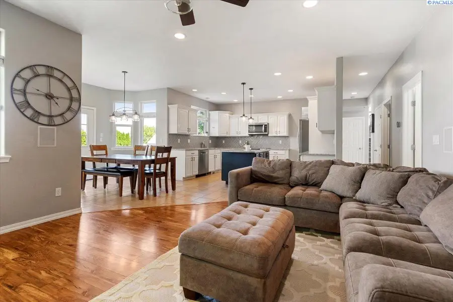 1876 Nova Ln, Richland, WA 99352 - #3