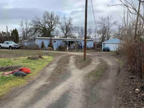160 NE Rose, College Place, WA 99362