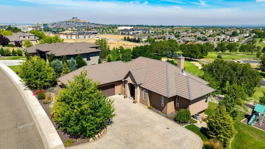 4004 W 42nd Ave, Kennewick, WA 99338 - #2