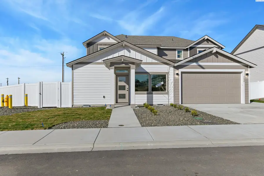 302 Kraus Ct, West Richland, WA 99353 - #2