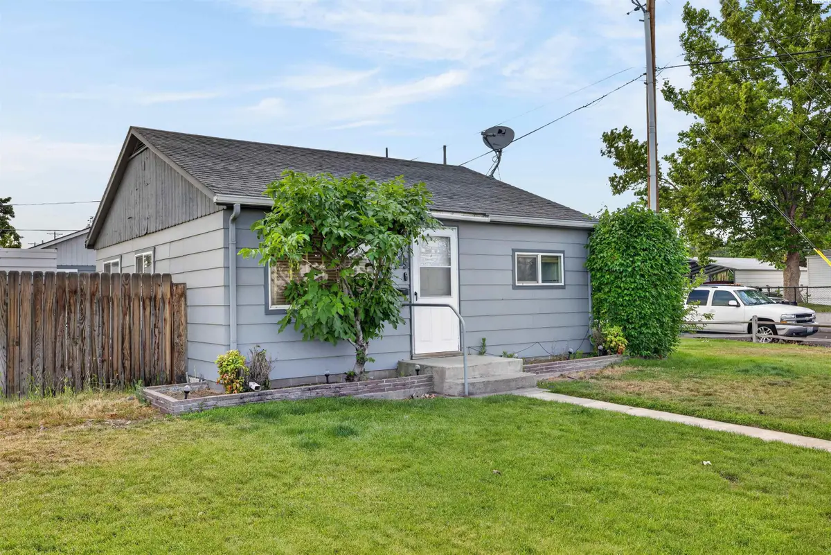 715 Thayer Dr, Richland, WA 99352 - #1