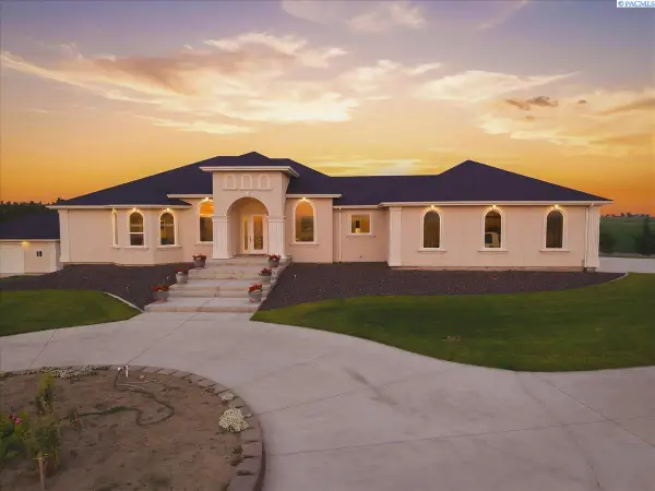 9270 Selph Landing Rd, Pasco, WA 99301