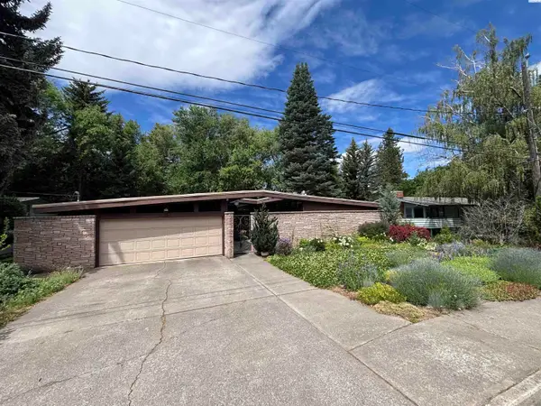 905 SE Kamiaken St, Pullman, WA 99163