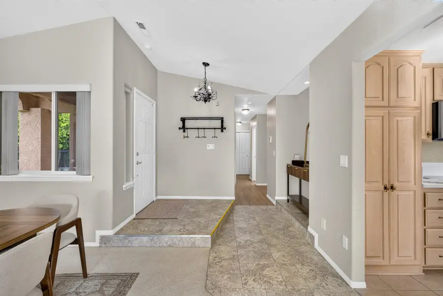 1220 N Montana St, Kennewick, WA 99336 - #2