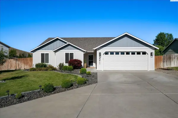 3211 S Highlands Blvd., West Richland, WA 99353