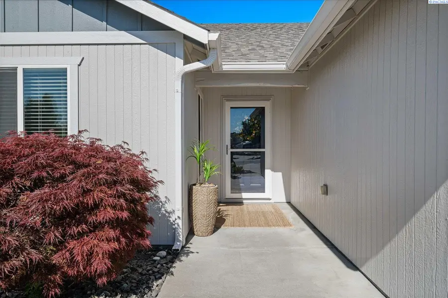 3211 S Highlands Blvd., West Richland, WA 99353 - #3