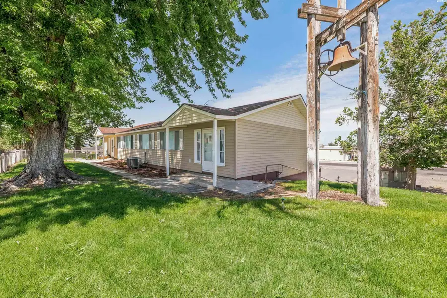 33 Poplar Street, Burbank, WA 99323 - #2