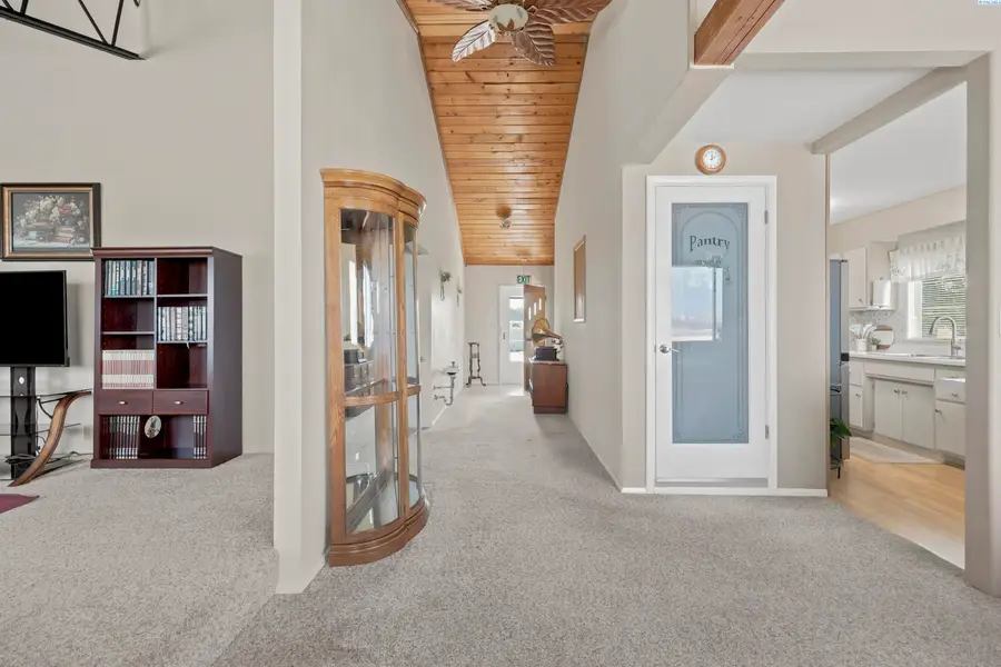 33 Poplar Street, Burbank, WA 99323 - #3