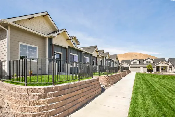 4484 Conifer St, West Richland, WA 99353