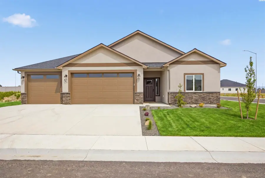 203 Packer St, Prosser, WA 99350 - #2