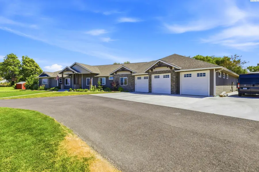 903 W 22nd Pl, Kennewick, WA 99337 - #3