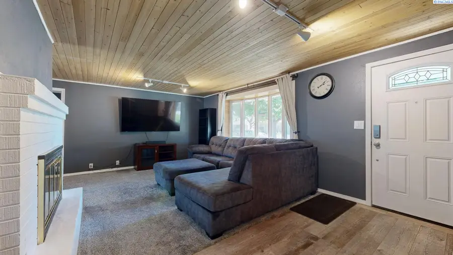 312 W 12th Avenue, Kennewick, WA 99337 - #3
