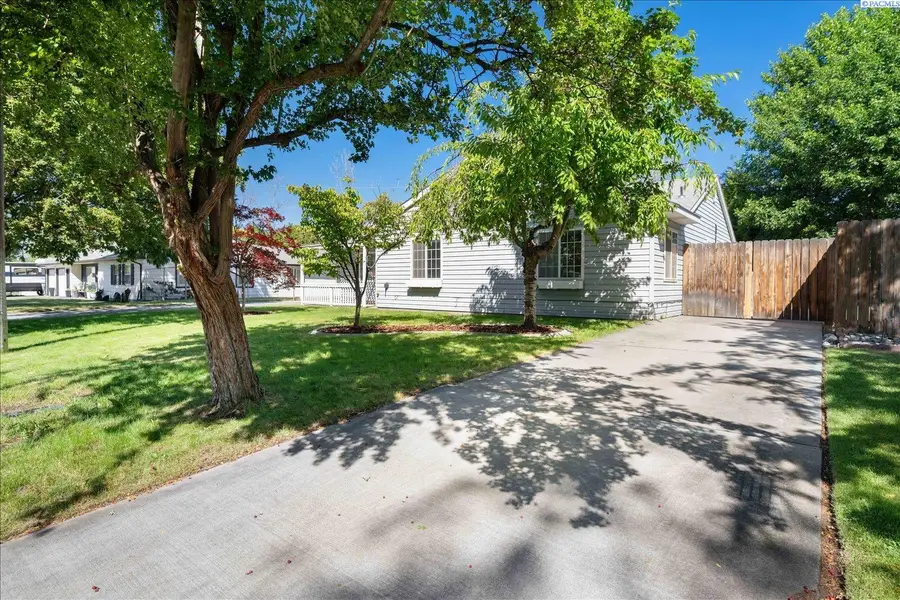 2304 Humphreys St, Richland, WA 99352 - #2