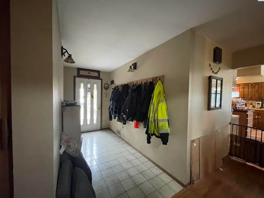 308 N Roberts Rd, Oakesdale, WA 99158 - #2