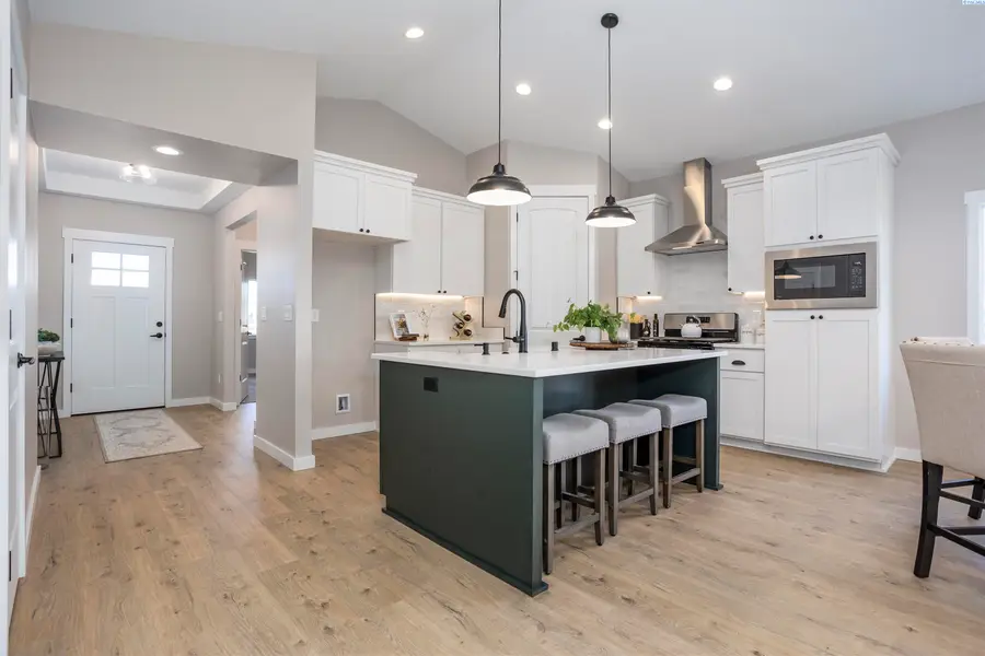 3721 Morningside Parkway, Richland, WA 99352 - #3