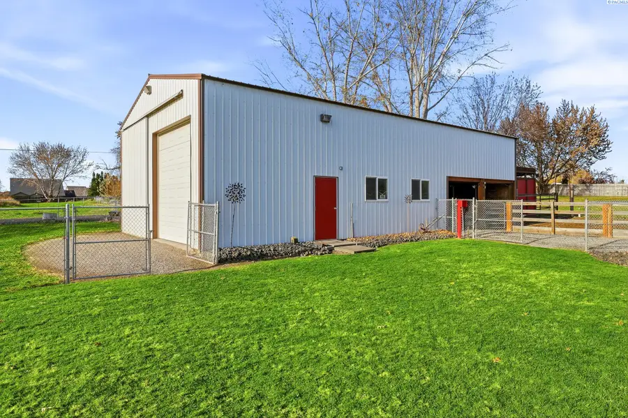 8715 Bell St, Pasco, WA 99301 - #2