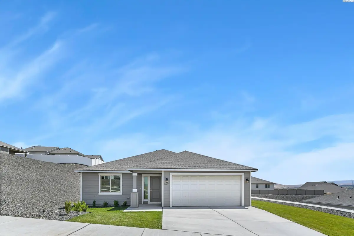 2835 S Penn St, Kennewick, WA 99338 - #1