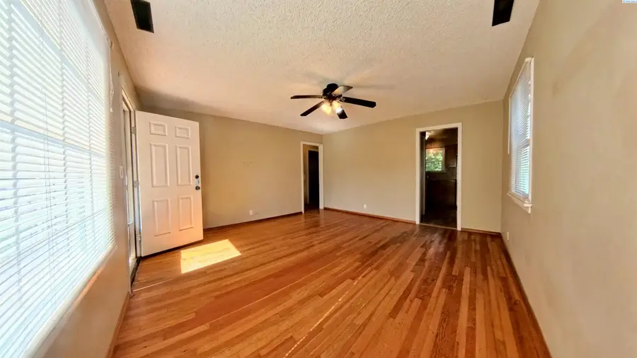 1020 NW Charlotte St, Pullman, WA 99163 - #3