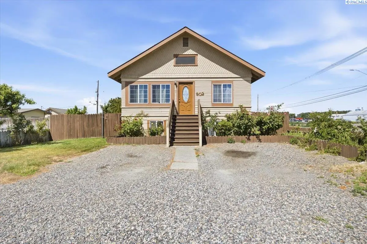 802 S 11th Ave, Pasco, WA 99301 - #1