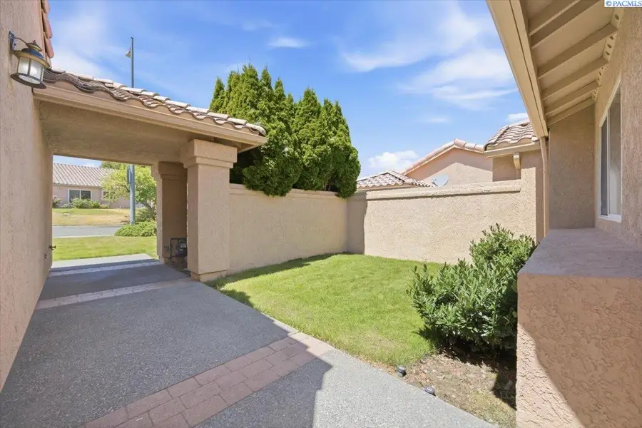 1408 N Montana St, Kennewick, WA 99336 - #3