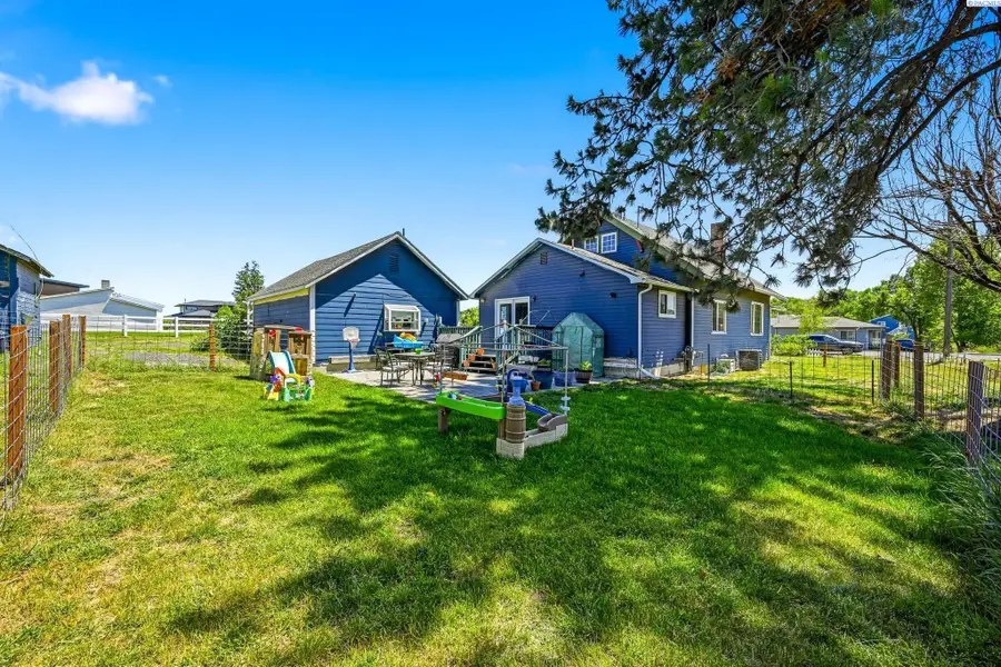 905 Broadway St, Colton, WA 99113 - #2