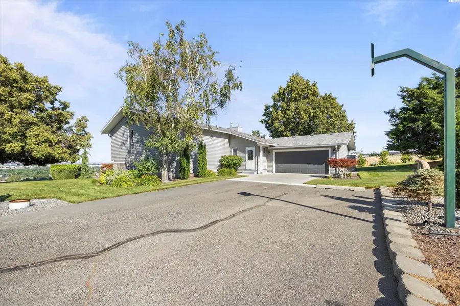 703 S 48th Ave, West Richland, WA 99353 - #2