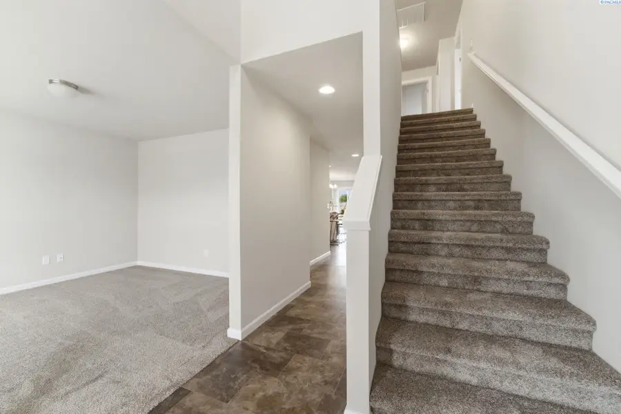 4515 Phoenix Ln, Pasco, WA 99301 - #3