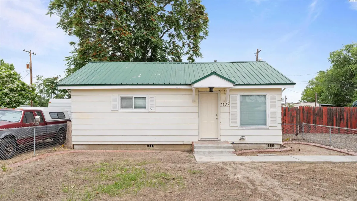 1122 W Maple St., Burbank, WA 99323 - #1